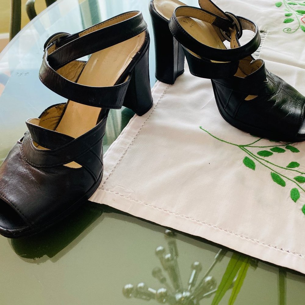 30 year old Vintage Varda Black Open Toe Strappy/Chunky Heels in Good Condtion